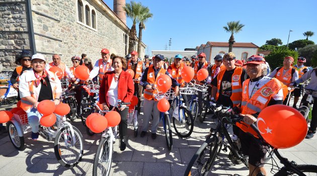 Gazeteciler “Cumhuriyet” için pedal bastı