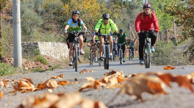 Gaziemirliler doğa için pedalladı