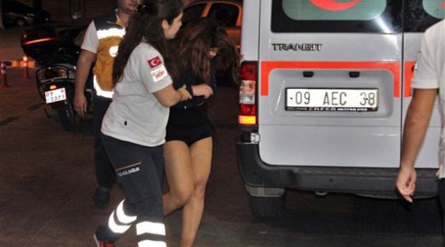 Gece yarısı yarı çıplak sokağa attılar