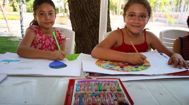 Geleceğin ressamları Bayraklı’da yetişiyor