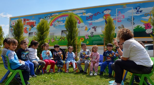 “Gezici Çocuk Dünyası” Bayraklı'da