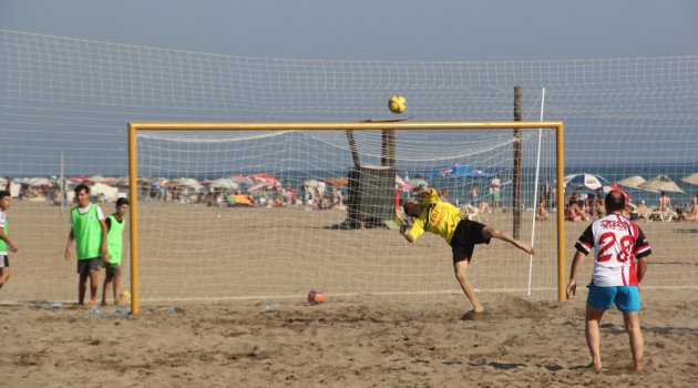 Gümüldür Plaj Futbolu Turnuvası sona erdi