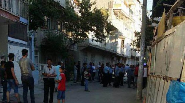 Gürültü yapan Suriyelileri uyaran baba-oğul bıçaklandı