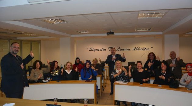 Halkla ilişkilerden 'işaret dili' atağı