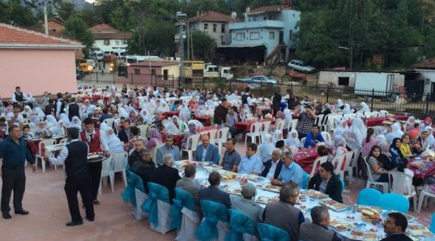 Hamamköy mahallesinde iftar yemeği
