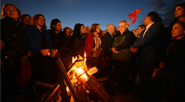 Hıdrellez ateşini yaktı, laiklik zincirine katıldı