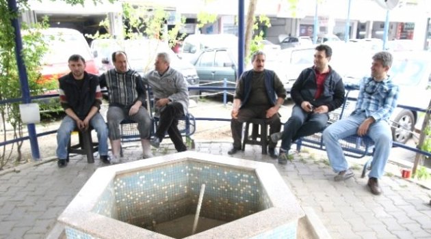 İşleri Kötü Giden Esnaf, Çareyi "Gün" Yapmakta Buldu