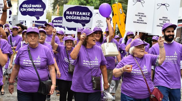 İzmir, Alzheimer için yürüyecek