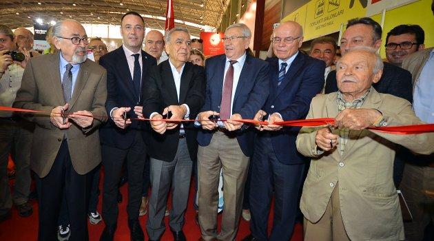 İzmir’de “kitap zamanı”