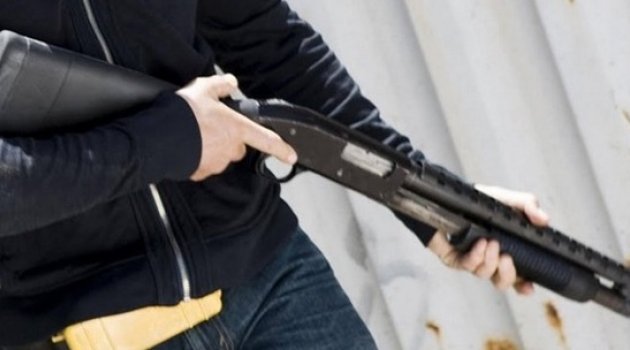 İzmir’de pompalı dehşet: Rast gele ateş açtı!