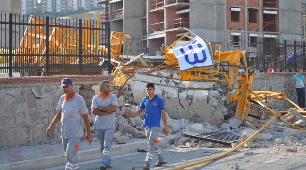 İzmir’deki inşaatta facia: 2 ölü, 3 yaralı
