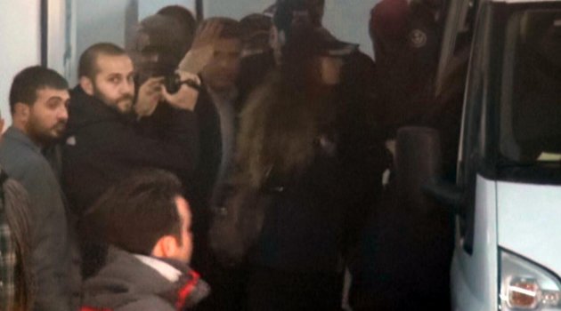 İzmir Hdp İzmir İl Eş Başkanları Adliyeye Sevkedildi