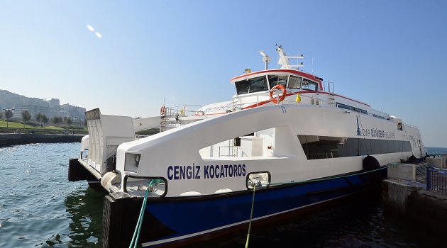 İzmir’in yeni gemisi Cengiz Kocatoros Körfez’e indi