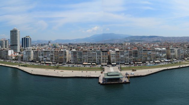 İzmir’in yerel yönetimi, güçlü finans yapısıyla yine övgü aldı