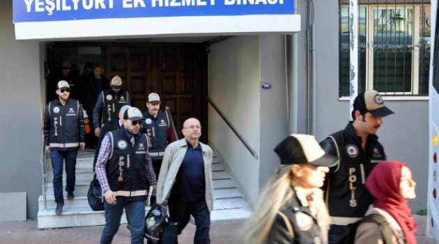 İzmir'de cemaat operasyonunda 7 tutuklama