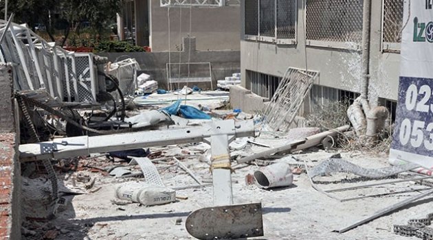 İzmir'de facia: 3 işçi yaşamını yitirdi