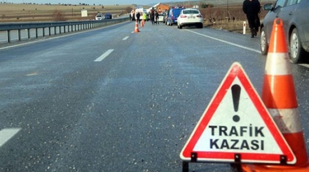 İzmir'de feci kaza: 1 ölü, 2 yaralı!