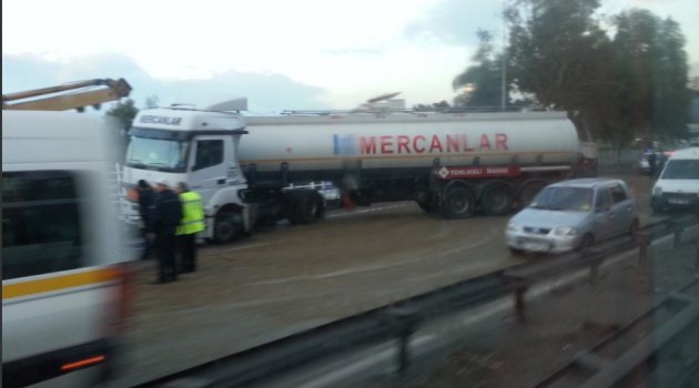 İzmir'de iki kaza trafiği felç etti