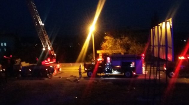 İzmir'de Kız Öğrenci Yurdunda Yangın Paniği