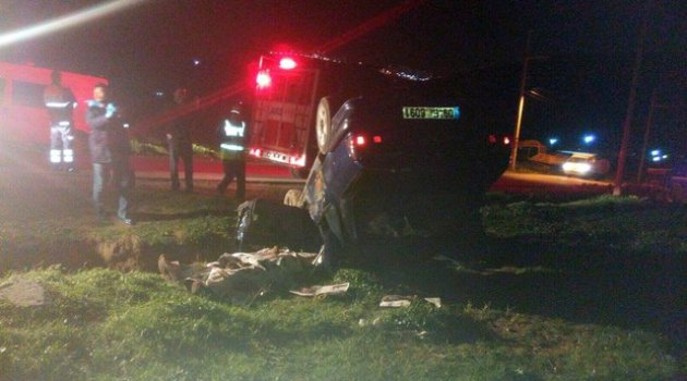 İzmir'de otomobil takla attı!