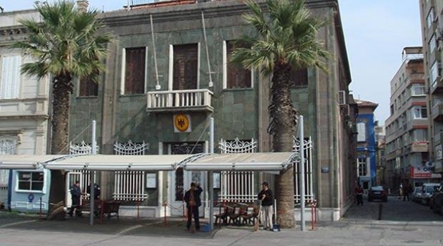 İzmir'in tarihi binası satılık