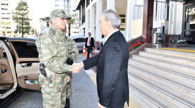 Jandarma Genel Komutanı Mendi İzmir'de hasret giderdi