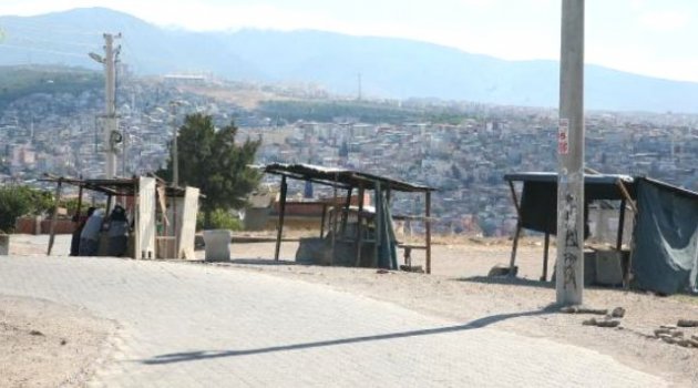 Kadifekale'de Turistlere Tandır Ekmeği Satıyorlar