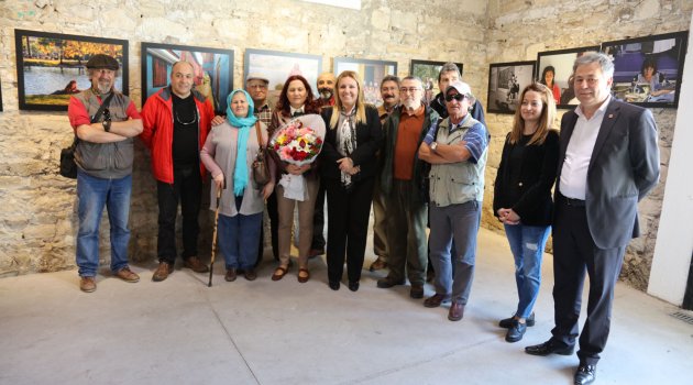 Kadınlar Urla'da 8 Mart İçin Bir Araya Geldi