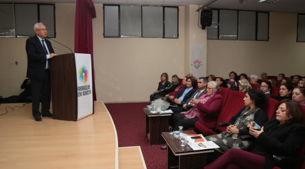 Karabağlar’da haklarını öğrenen kadınlara sertifika
