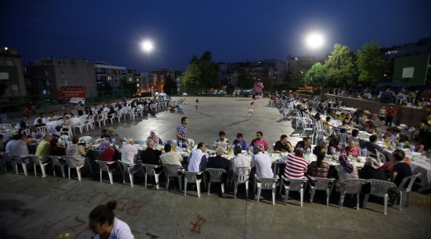 Karabağlar’da kardeşlik sofrası