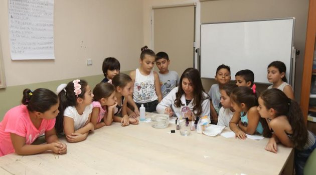 Karabağlar’da ücretsiz yaz kursları ilgi görüyor