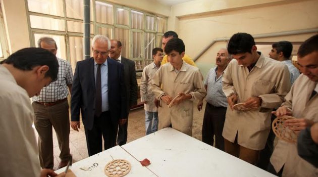 Karabağlar'da geleceğin tasarımcıları yetişiyor