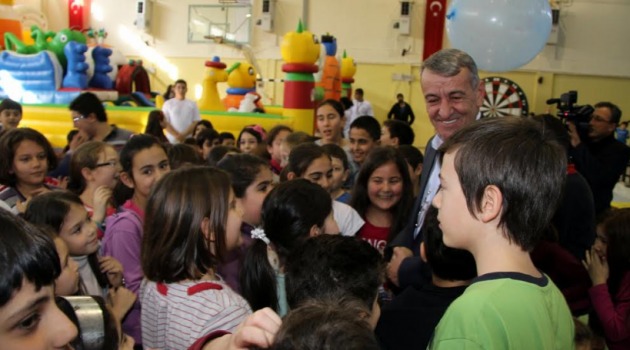 Karne Hediyeleri Başkan Amca’dan