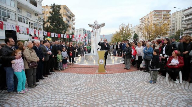 Karşıyaka’da ‘Öğretmenler Parkı’ açıldı
