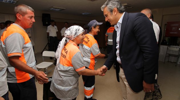 Karşıyaka'da dolu dolu bayram neşesi