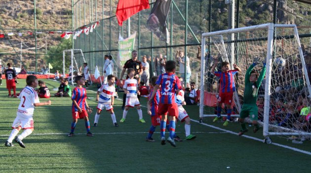 Kazanan dostluk ve kardeşlik oldu!