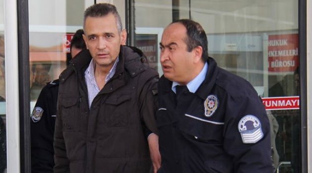 Kendisini döven oğlunu öperek cezaevine gönderdi