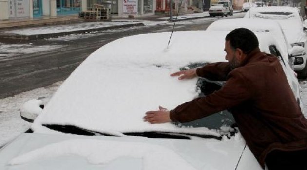 Kent beyaza büründü!