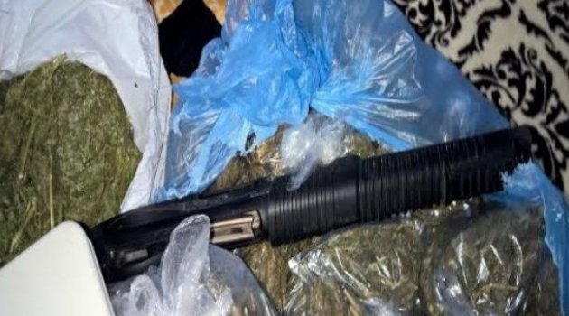 KONAK'ta 15 Kilo Esrar Ele Geçirildi