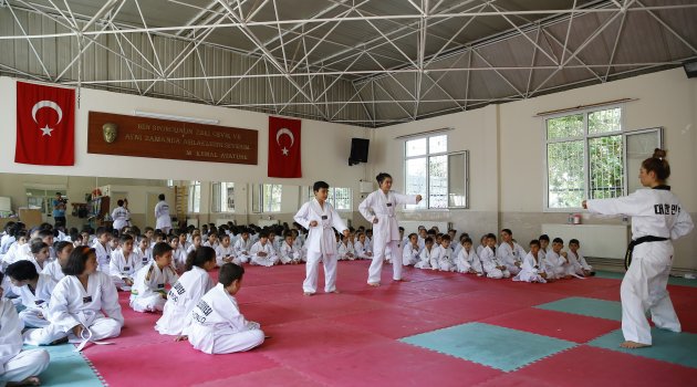 Konak'ta geleceğin şampiyonları yetişiyor