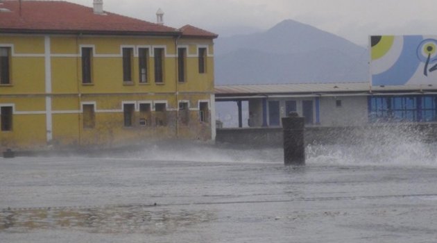 Kuzey Ege’ de Lodos Fırtınası!...