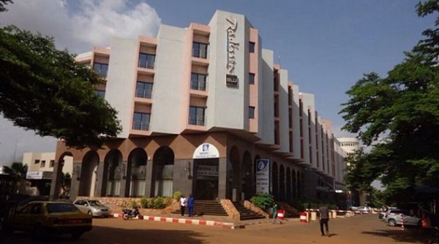 Otel baskını: 170 kişiyi rehin aldılar!