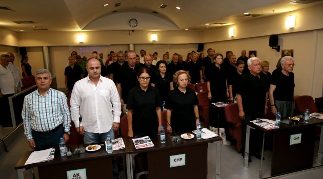 Meclis’te ‘siyah’ protesto
