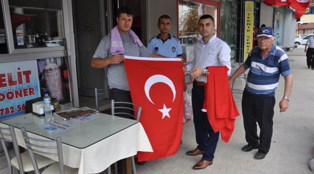 Menderes’te Her Yer Al Bayrak