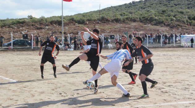 Menderes'te mahalleler arası futbol turnuvası başladı