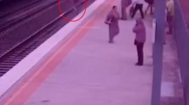 Metroda ölümle burun buruna