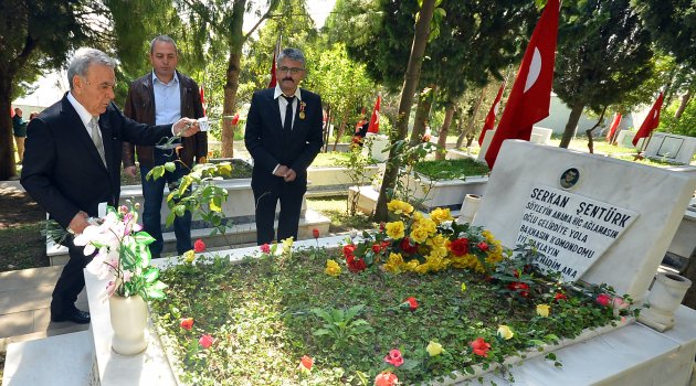 Minnetle, şükranla, rahmetle...