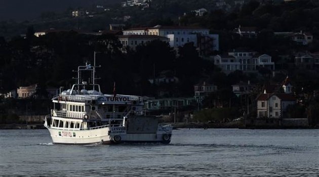 Mülteciler İzmir'e ayak bastı