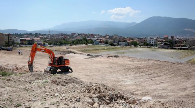 Naldöken Mahallesi’ne pazaryeri ve futbol sahası