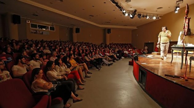 Nazım Hikmet tiyatroyla anıldı